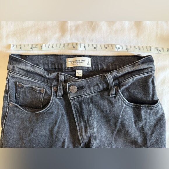 Abercrombie & Fitch Curve Love Ultra High Rise 90s Slim Straight Jean Black 4 - Picture 8 of 10